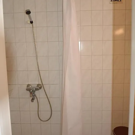 Guest house Folkiacenter Gaesthem - Vieraskoti - 3*